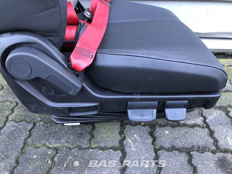 Renault D-Serie Bijrijdersstoel Renault 7482514739 - Banco de Caminhão: foto 5 Renault D-Serie Bijrijdersstoel Renault 7482514739 - Banco de Caminhão: foto 5