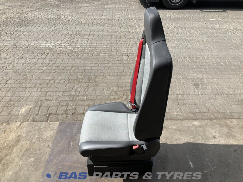 Renault T-Serie Bijrijdersstoel Renault 7482269090 - Banco de Caminhão: foto 2 Renault T-Serie Bijrijdersstoel Renault 7482269090 - Banco de Caminhão: foto 2