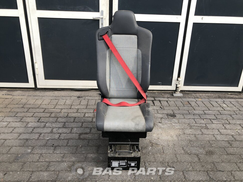 Renault T-Serie Bijrijdersstoel Renault 7482269090 - Banco de Caminhão: foto 1 Renault T-Serie Bijrijdersstoel Renault 7482269090 - Banco de Caminhão: foto 1
