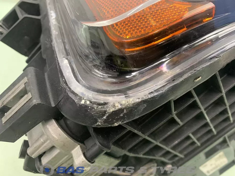 Scania Koplamp Rechts 2674391 - Farol dianteira de Caminhão: foto 4 Scania Koplamp Rechts 2674391 - Farol dianteira de Caminhão: foto 4