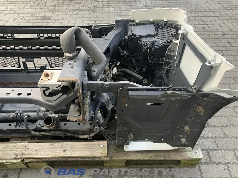 Scania R-Serie Bumper Scania 3082333 - Para-choque de Caminhão: foto 5 Scania R-Serie Bumper Scania 3082333 - Para-choque de Caminhão: foto 5