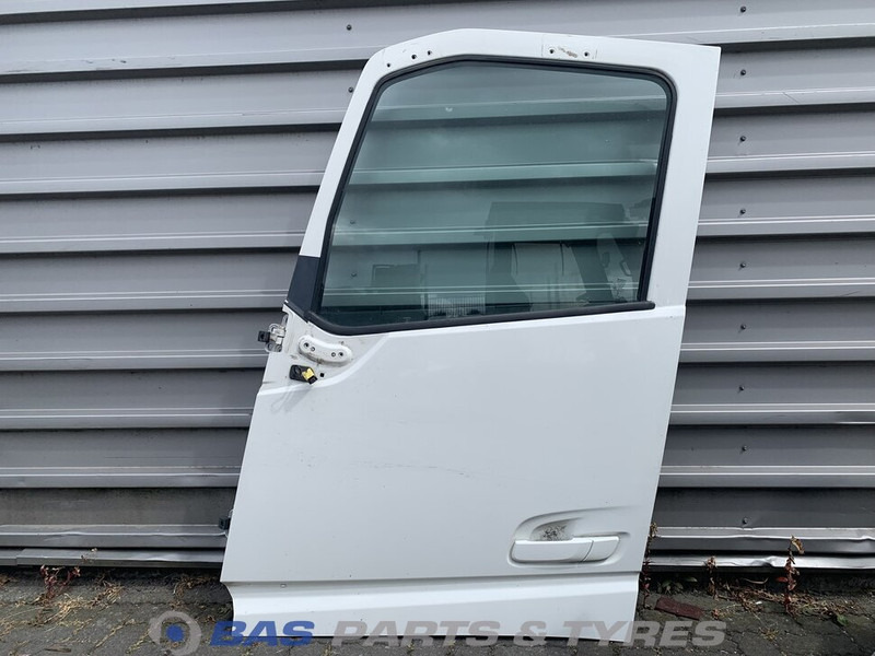 Volvo FH4 - Porta e peças de Caminhão: foto 1 Volvo FH4 - Porta e peças de Caminhão: foto 1