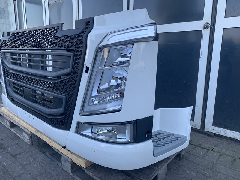 Volvo FH4 - Para-choque de Caminhão: foto 2 Volvo FH4 - Para-choque de Caminhão: foto 2