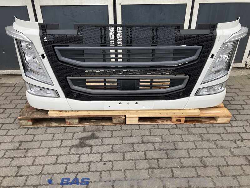 Volvo FH4 - Para-choque de Caminhão: foto 1 Volvo FH4 - Para-choque de Caminhão: foto 1