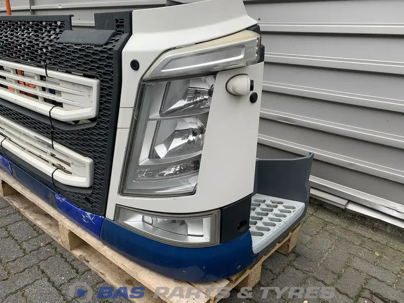Volvo FH4 - Para-choque de Caminhão: foto 2 Volvo FH4 - Para-choque de Caminhão: foto 2