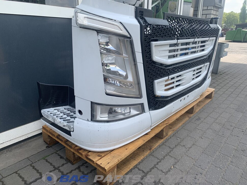 Volvo FH4 - Para-choque de Caminhão: foto 3 Volvo FH4 - Para-choque de Caminhão: foto 3