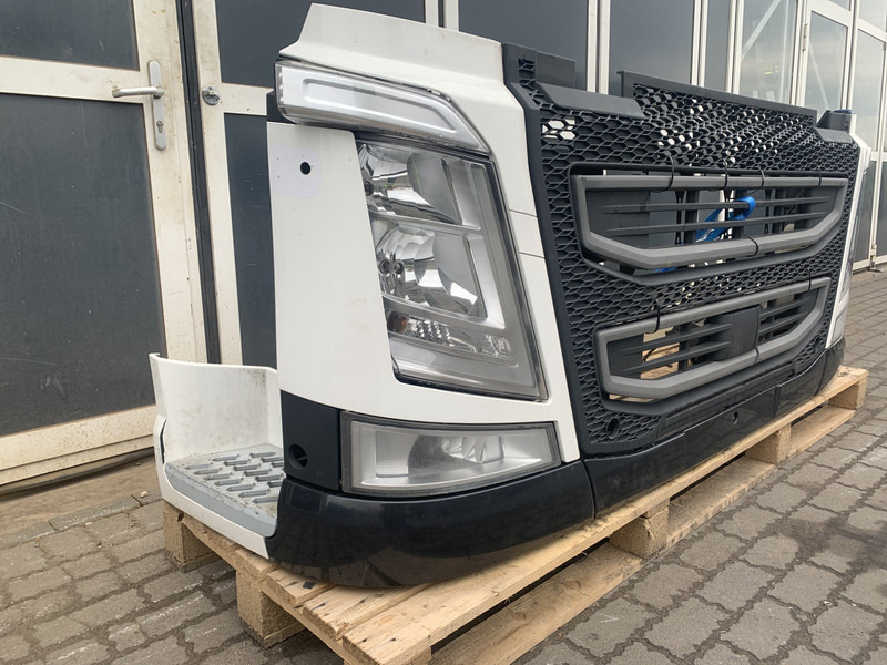 Volvo FH4 - Para-choque de Caminhão: foto 3 Volvo FH4 - Para-choque de Caminhão: foto 3