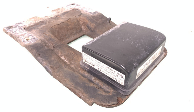 Volvo FH4 Regeleenheid Botswaarschuwing Volvo 21719200 - Iluminação de Caminhão: foto 1 Volvo FH4 Regeleenheid Botswaarschuwing Volvo 21719200 - Iluminação de Caminhão: foto 1