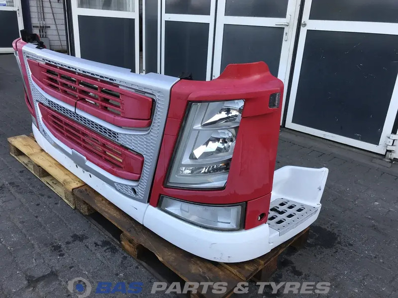 Volvo FM4 - Para-choque de Caminhão: foto 2 Volvo FM4 - Para-choque de Caminhão: foto 2