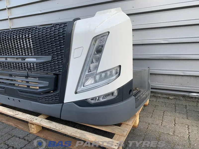 Volvo FM5 - Para-choque de Caminhão: foto 2 Volvo FM5 - Para-choque de Caminhão: foto 2