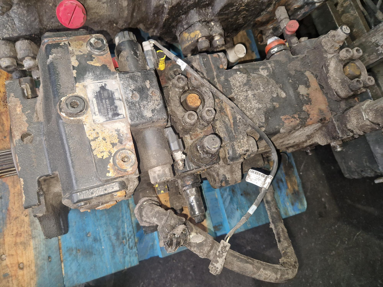BOMBA EN TAMDEM LIEBHERR L586 - Bomba hidráulica de Máquina de construção: foto 1 BOMBA EN TAMDEM LIEBHERR L586 - Bomba hidráulica de Máquina de construção: foto 1