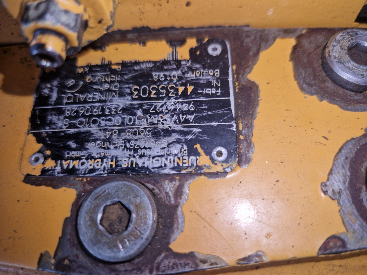LIEBHERR A4VS6M51 9446727 - Bomba hidráulica de Máquina de construção: foto 2 LIEBHERR A4VS6M51 9446727 - Bomba hidráulica de Máquina de construção: foto 2