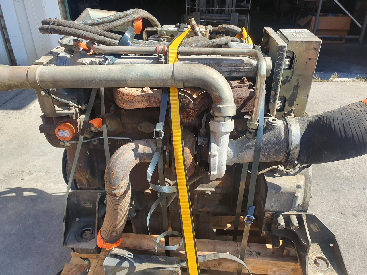 LIEBHERR D924 TI E A4 - Motor de Máquina de construção: foto 2 LIEBHERR D924 TI E A4 - Motor de Máquina de construção: foto 2