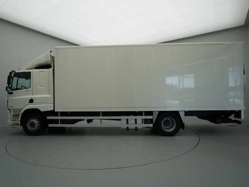 DAF CF 300 FA Sleeping Cab, New APK, Full Tank, New Tacho, 2t Laadklep - Caminhão furgão: foto 3 DAF CF 300 FA Sleeping Cab, New APK, Full Tank, New Tacho, 2t Laadklep - Caminhão furgão: foto 3