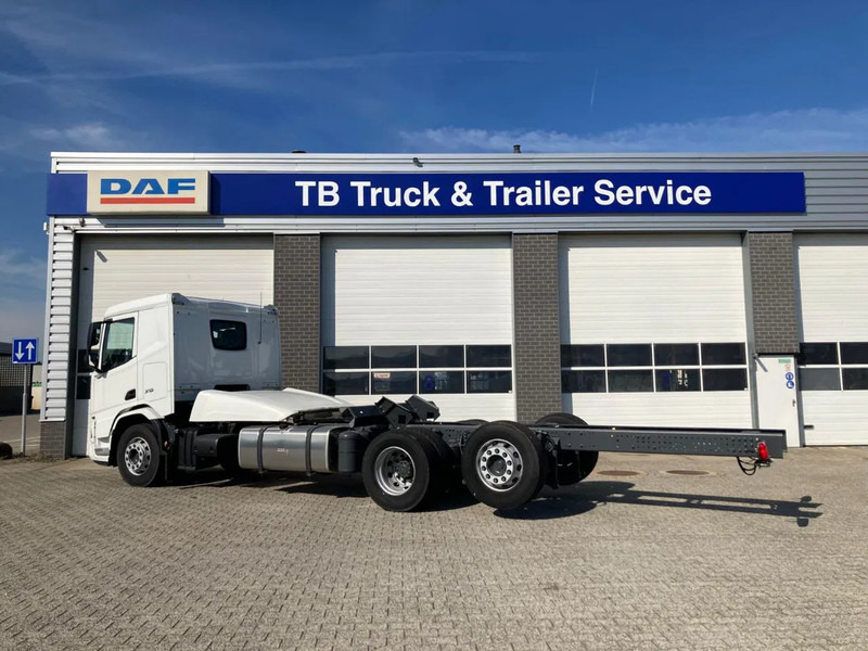 DAF XD 450 FAN CHASSIS SLEEPER CAB PTO STEERING LIFTAXLE 480WB - NEW - Caminhão chassi: foto 2 DAF XD 450 FAN CHASSIS SLEEPER CAB PTO STEERING LIFTAXLE 480WB - NEW - Caminhão chassi: foto 2