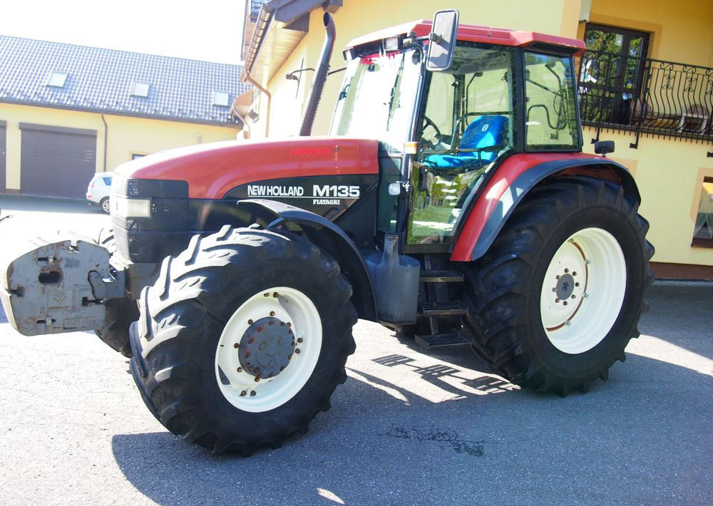 Ciągnik New Holland NH M 135 1998 NEW HOLLAND TM M135 - Trator: foto 5 Ciągnik New Holland NH M 135 1998 NEW HOLLAND TM M135 - Trator: foto 5