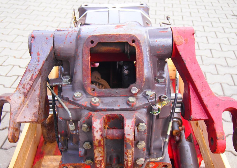 Części do Ciągnika Massey Ferguson MF 3000, 6000 Tylny most z podnośnikiem od MF 3000, 6000 - Eixo traseiro de Máquina agrícola: foto 4 Części do Ciągnika Massey Ferguson MF 3000, 6000 Tylny most z podnośnikiem od MF 3000, 6000 - Eixo traseiro de Máquina agrícola: foto 4
