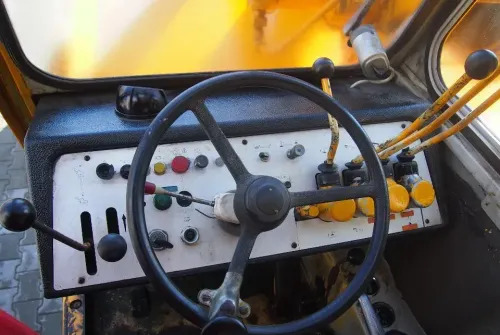 Dźwig Demag V72 1991 Dźwig żuraw Demag V72 12T 13m - Guindaste móvel: foto 4 Dźwig Demag V72 1991 Dźwig żuraw Demag V72 12T 13m - Guindaste móvel: foto 4