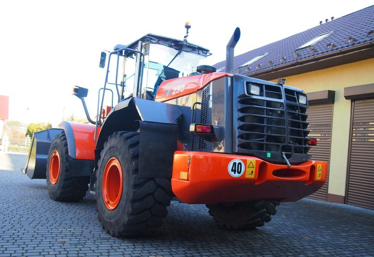 Ładowarka Hitachi ZW250 2010 Ładowarka Hitachi Waga, Centralne smarowanie - Carregadeira de rodas: foto 5 Ładowarka Hitachi ZW250 2010 Ładowarka Hitachi Waga, Centralne smarowanie - Carregadeira de rodas: foto 5