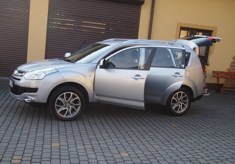 Samochód Citroen C-Crosser 2.2 HDI 2010 Samochód osobowy SUW 4x4 - Automóvel: foto 2 Samochód Citroen C-Crosser 2.2 HDI 2010 Samochód osobowy SUW 4x4 - Automóvel: foto 2