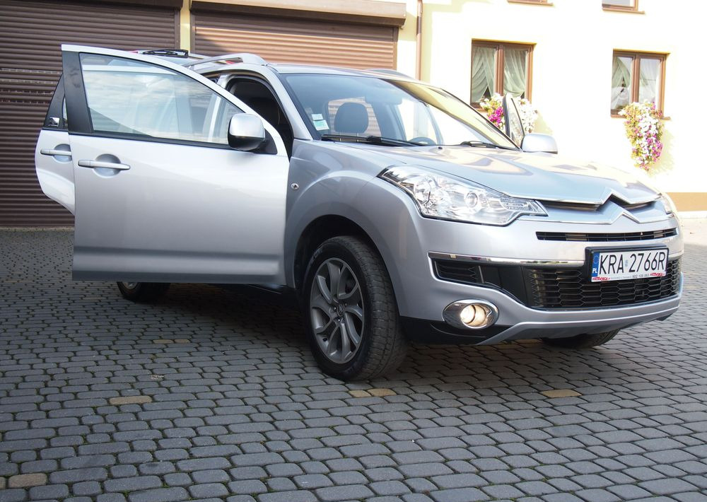 Samochód Citroen C-Crosser 2.2 HDI 2010 Samochód osobowy SUW 4x4 - Automóvel: foto 3 Samochód Citroen C-Crosser 2.2 HDI 2010 Samochód osobowy SUW 4x4 - Automóvel: foto 3