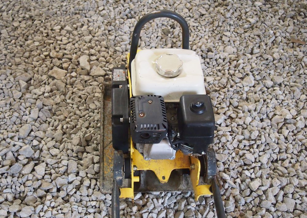 Ubijarka Bomag BVP 18/45 2019 Zagęszczarka Bomag 91 - Placas vibratórias: foto 2 Ubijarka Bomag BVP 18/45 2019 Zagęszczarka Bomag 91 - Placas vibratórias: foto 2