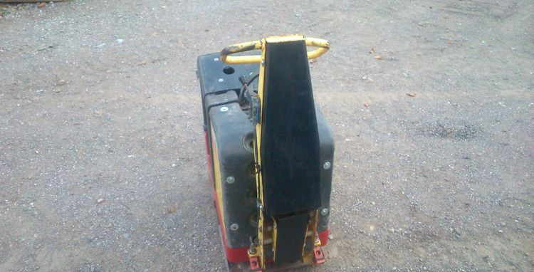 Ubijarka Dynapac LH 300 2006 - Placas vibratórias: foto 5 Ubijarka Dynapac LH 300 2006 - Placas vibratórias: foto 5