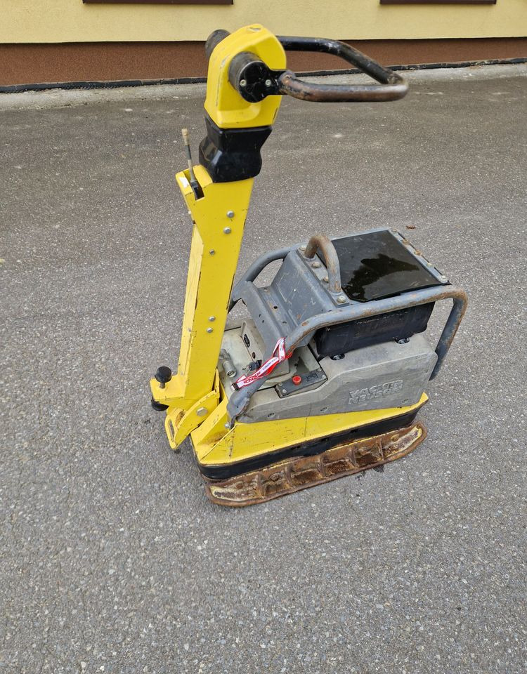 Ubijarka Wacker DPU 4545 2018 Ubijarka zagęszczarka płyta Wacker DPU 4545 - Placas vibratórias: foto 1 Ubijarka Wacker DPU 4545 2018 Ubijarka zagęszczarka płyta Wacker DPU 4545 - Placas vibratórias: foto 1