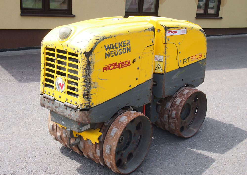 Walec Wacker RT-SC3 2015 Walec kołek - Compactador pequeno de asfalto: foto 1 Walec Wacker RT-SC3 2015 Walec kołek - Compactador pequeno de asfalto: foto 1