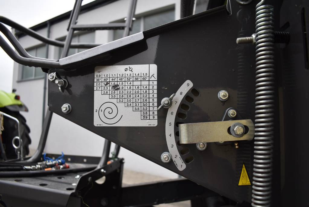 Enfardadeira de fardos redondos Claas Variant 460 RC: foto 24 Enfardadeira de fardos redondos Claas Variant 460 RC: foto 24