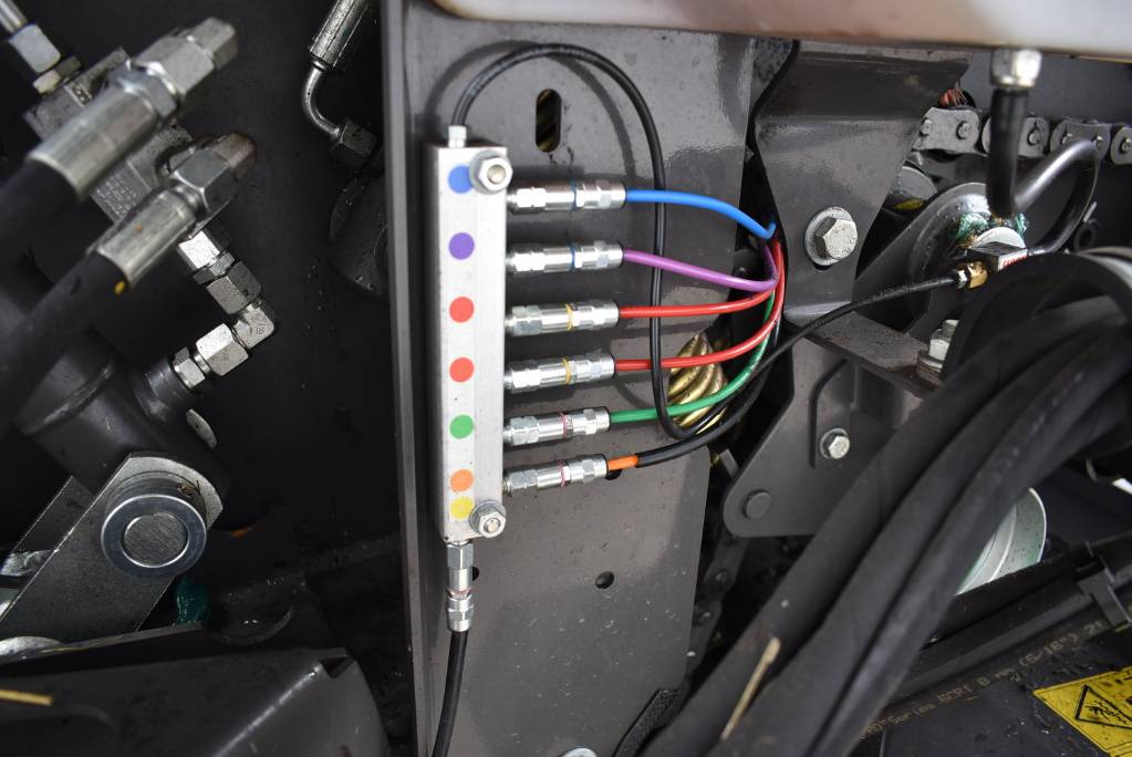 Enfardadeira de fardos redondos Claas Variant 460 RC: foto 17 Enfardadeira de fardos redondos Claas Variant 460 RC: foto 17