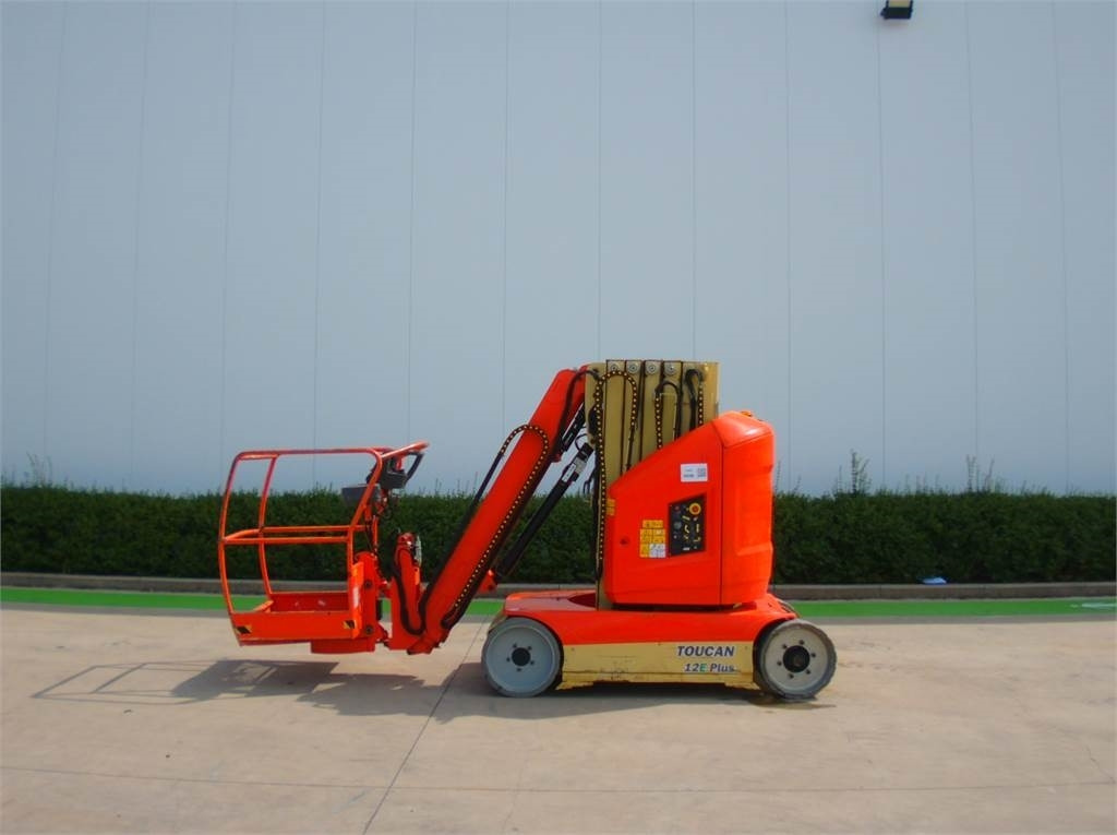 JLG Toucan 12E+  - Plataforma de mastro vertical: foto 1 JLG Toucan 12E+  - Plataforma de mastro vertical: foto 1