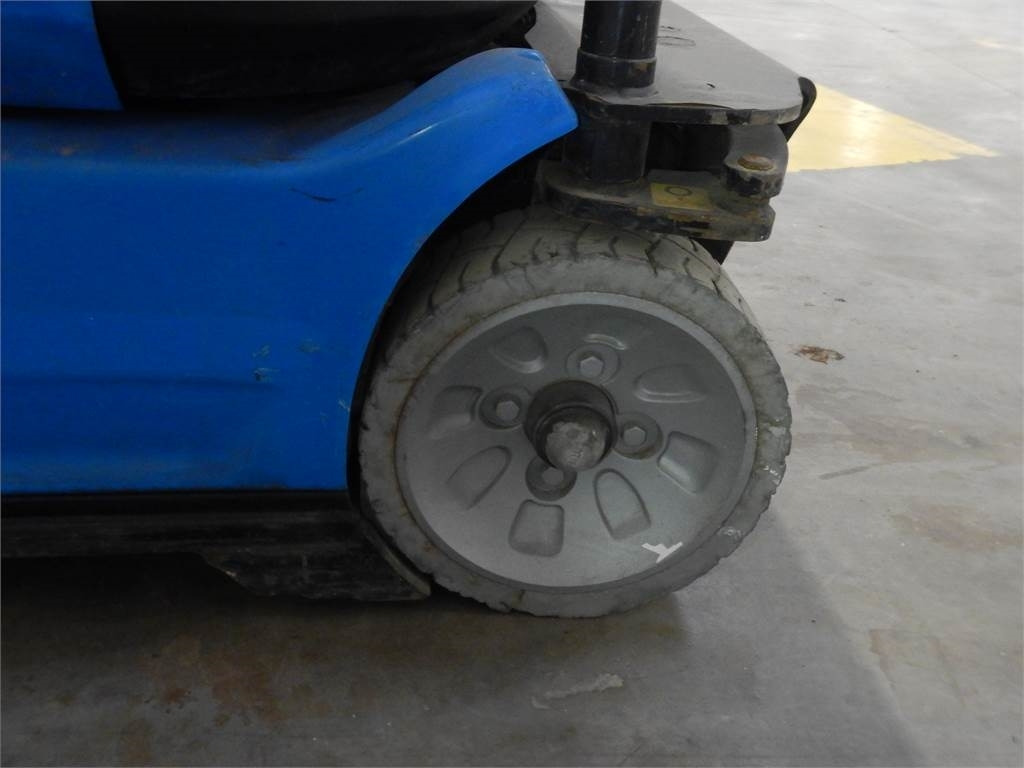 Plataforma de mastro vertical Manitou 100VJR: foto 15