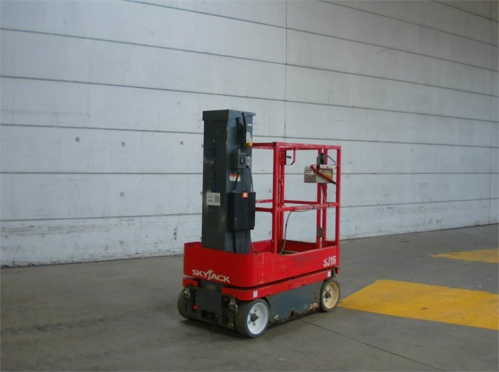 SkyJack SJ16 - Plataforma de mastro vertical: foto 3 SkyJack SJ16 - Plataforma de mastro vertical: foto 3