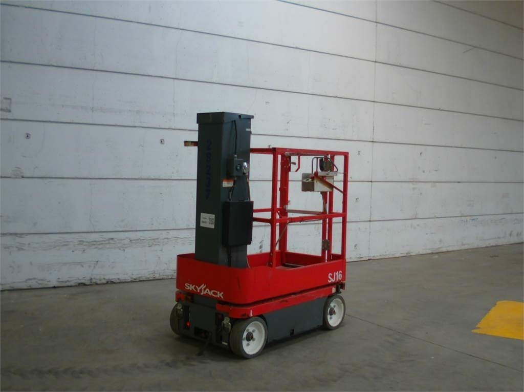 SkyJack SJ16 - Plataforma de mastro vertical: foto 4 SkyJack SJ16 - Plataforma de mastro vertical: foto 4