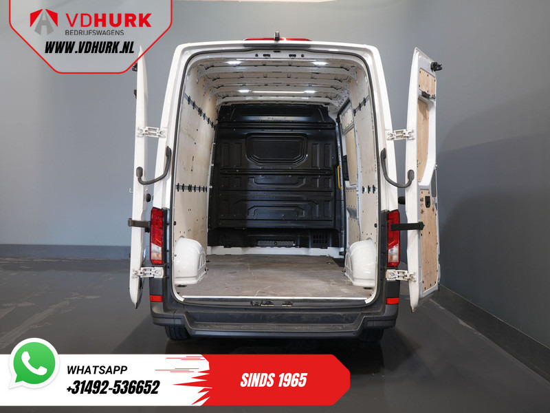 Volkswagen Crafter 35 2.0 TDI 140 pk L3H3 BPM VRIJ! 270Gr. Deuren/ Carplay/ Climate/ Camera/ Cruise - Furgão: foto 5 Volkswagen Crafter 35 2.0 TDI 140 pk L3H3 BPM VRIJ! 270Gr. Deuren/ Carplay/ Climate/ Camera/ Cruise - Furgão: foto 5