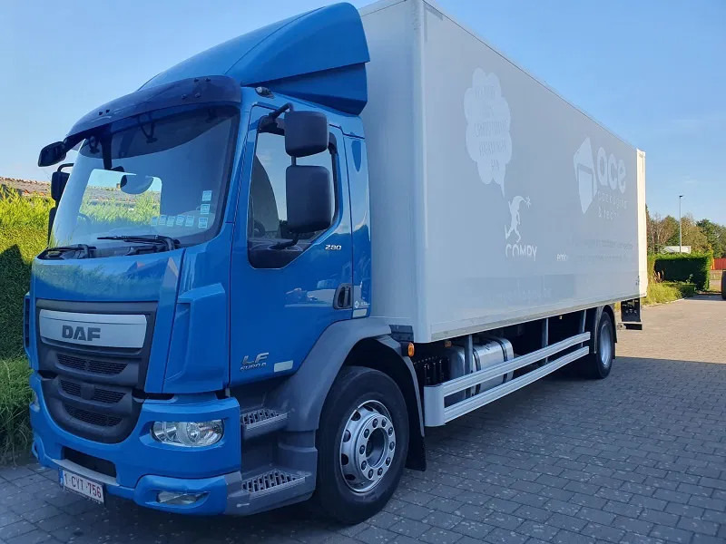 Caminhão furgão DAF LF 280: foto 1
