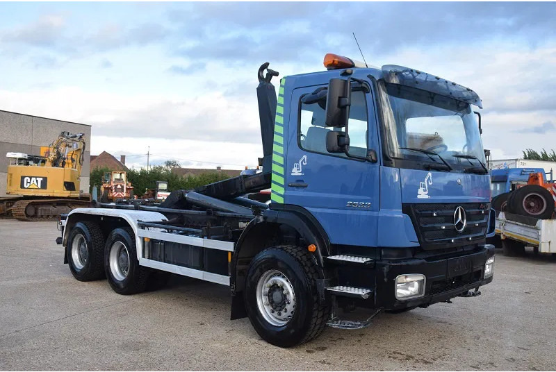 Mercedes-Benz Axor 2633 - Caminhão polibenne: foto 4 Mercedes-Benz Axor 2633 - Caminhão polibenne: foto 4