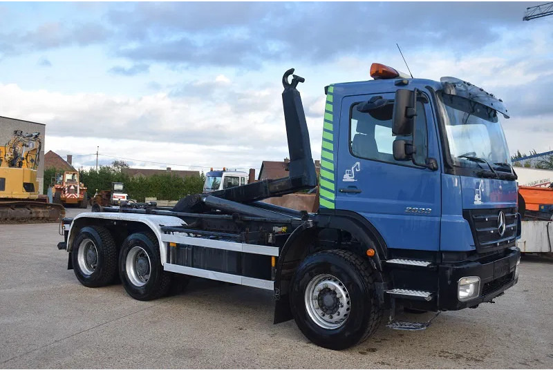 Mercedes-Benz Axor 2633 - Caminhão polibenne: foto 5 Mercedes-Benz Axor 2633 - Caminhão polibenne: foto 5