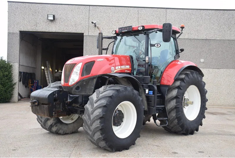 New Holland T7.270 4WD SA T7.270 4WD SA - Trator: foto 1 New Holland T7.270 4WD SA T7.270 4WD SA - Trator: foto 1