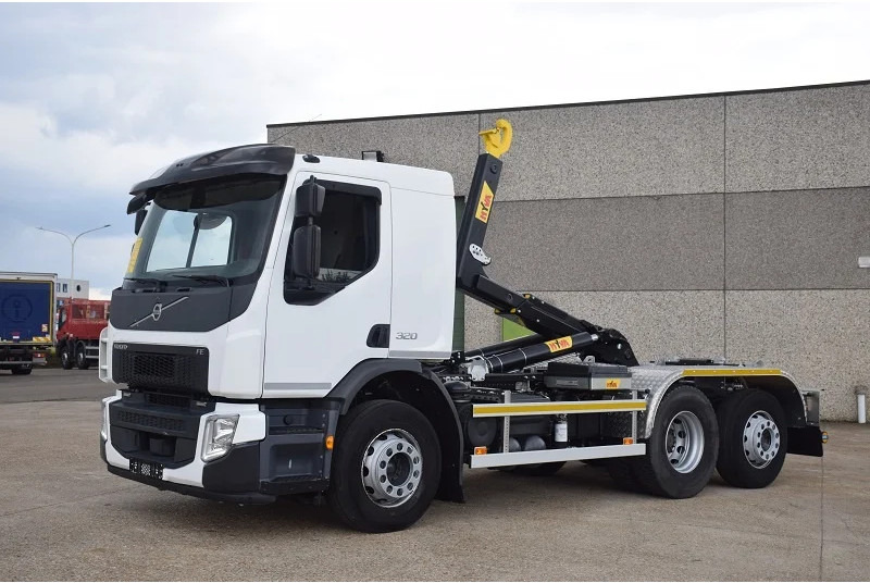 Volvo FE 320 - Caminhão polibenne: foto 1 Volvo FE 320 - Caminhão polibenne: foto 1