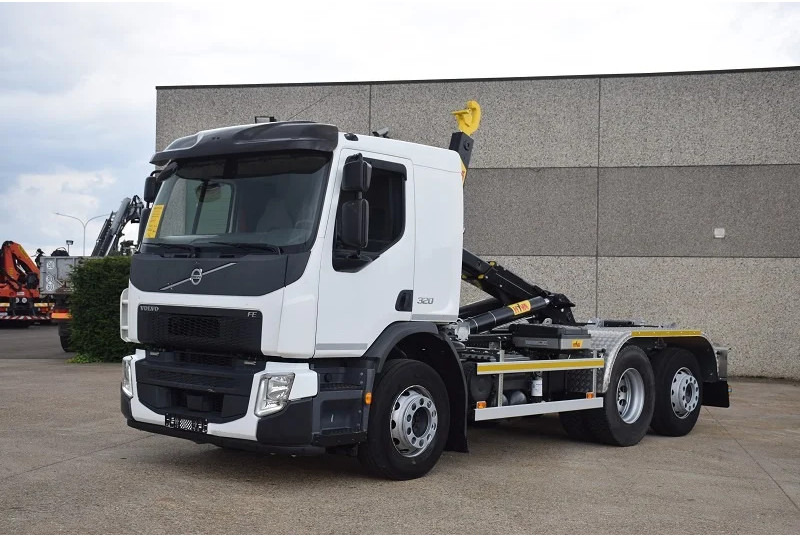 Volvo FE 320 - Caminhão polibenne: foto 2 Volvo FE 320 - Caminhão polibenne: foto 2