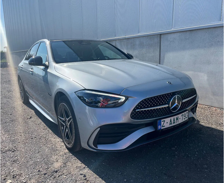 Mercedes-Benz C-Klasse C300e Sedan*AMG PAKKET*NIGHT PAKKET*HEADUPDISPL*360°CAM* - Sedã: foto 4 Mercedes-Benz C-Klasse C300e Sedan*AMG PAKKET*NIGHT PAKKET*HEADUPDISPL*360°CAM* - Sedã: foto 4