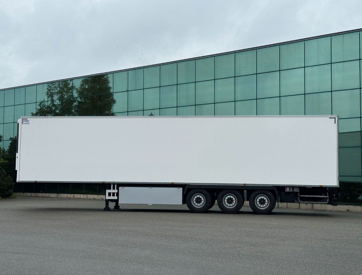 Chereau CSD3 247 CM Wide 265 CM High Thermo King SLXi300 With Only 850 Hours NEW - Semireboque frigorífico: foto 2 Chereau CSD3 247 CM Wide 265 CM High Thermo King SLXi300 With Only 850 Hours NEW - Semireboque frigorífico: foto 2