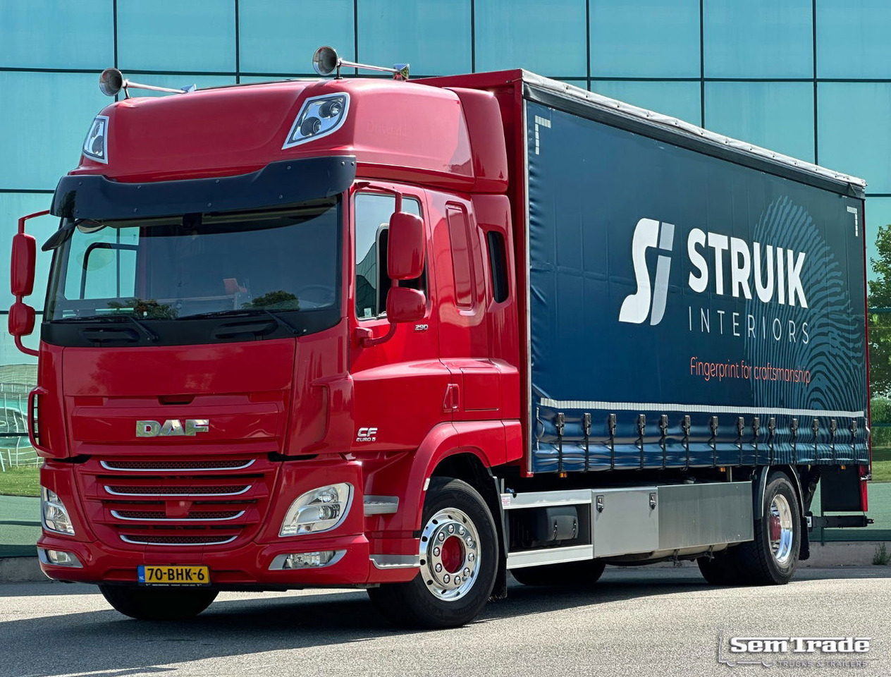 DAF CF 290 FA Space CAB Hardhouten Vloer 2500 KG Klep Nieuw Staat - Caminhão furgão: foto 1 DAF CF 290 FA Space CAB Hardhouten Vloer 2500 KG Klep Nieuw Staat - Caminhão furgão: foto 1