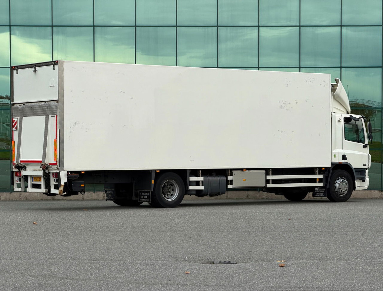 DAF CF 75.250 Euro 3 Manual Gearbox VAN Beurden Isolated BOX Tail Lift Super Condition NL-Truck - Caminhão furgão: foto 4 DAF CF 75.250 Euro 3 Manual Gearbox VAN Beurden Isolated BOX Tail Lift Super Condition NL-Truck - Caminhão furgão: foto 4