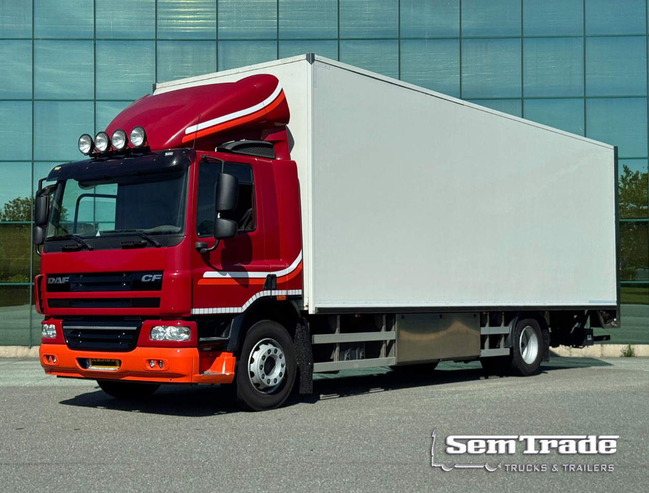 DAF CF 75.310 Isolated BOX Hard Wooden Floor 900 x 250 x 276 CM Inside Heating System Plants Flower Truck From Holland - Caminhão furgão: foto 1 DAF CF 75.310 Isolated BOX Hard Wooden Floor 900 x 250 x 276 CM Inside Heating System Plants Flower Truck From Holland - Caminhão furgão: foto 1