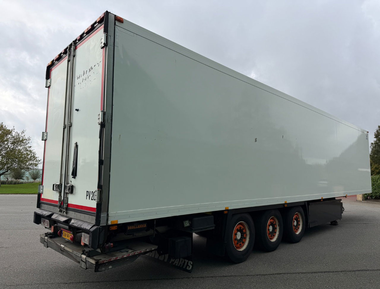 Krone SD Thermo King SLXe Spectrum BI Temp Flower Wide 270 CM High 2.000 KG Lift Disc Brakes NL Trailer - Semireboque frigorífico: foto 5 Krone SD Thermo King SLXe Spectrum BI Temp Flower Wide 270 CM High 2.000 KG Lift Disc Brakes NL Trailer - Semireboque frigorífico: foto 5