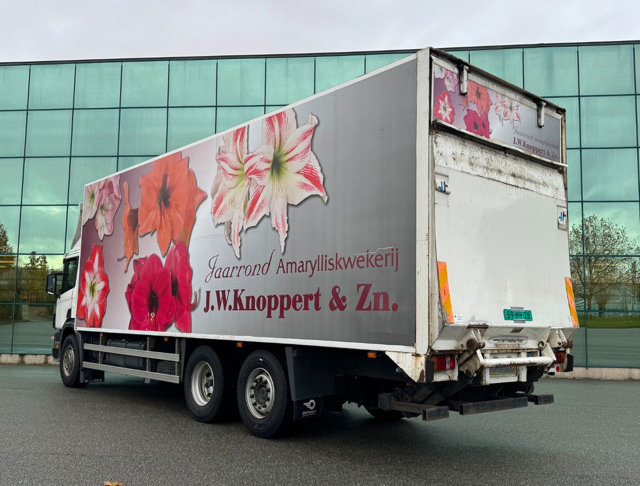 Scania P114-340 Euro 2 6X2 Isolated BOX 865 x 250 x 270 CM Inside 2500 KG Lift N - Caminhão furgão: foto 3 Scania P114-340 Euro 2 6X2 Isolated BOX 865 x 250 x 270 CM Inside 2500 KG Lift N - Caminhão furgão: foto 3