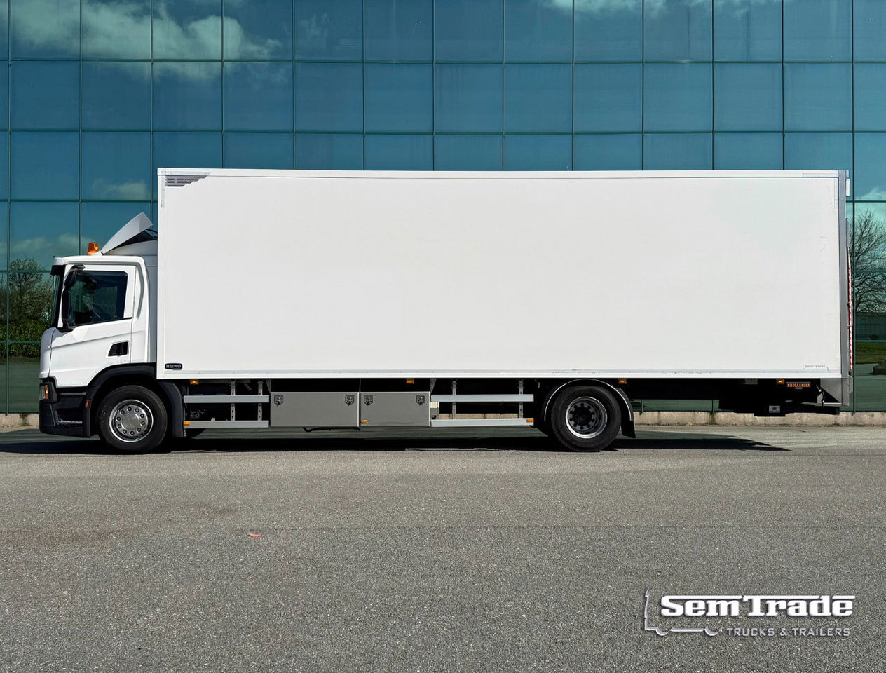 Scania P320 Heiwo 16 Karrenbak 275 CM Hoog Kachel 2.500 KG Klep Super Staat - Caminhão furgão: foto 2 Scania P320 Heiwo 16 Karrenbak 275 CM Hoog Kachel 2.500 KG Klep Super Staat - Caminhão furgão: foto 2